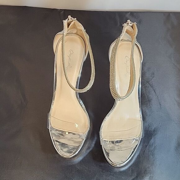 QUPID HIGH HEEL GLITTER EMBROIDERY ANKLE STRAP ZIP CLOSURE CLEAR STRAP SANDAL - Picture 3 of 16